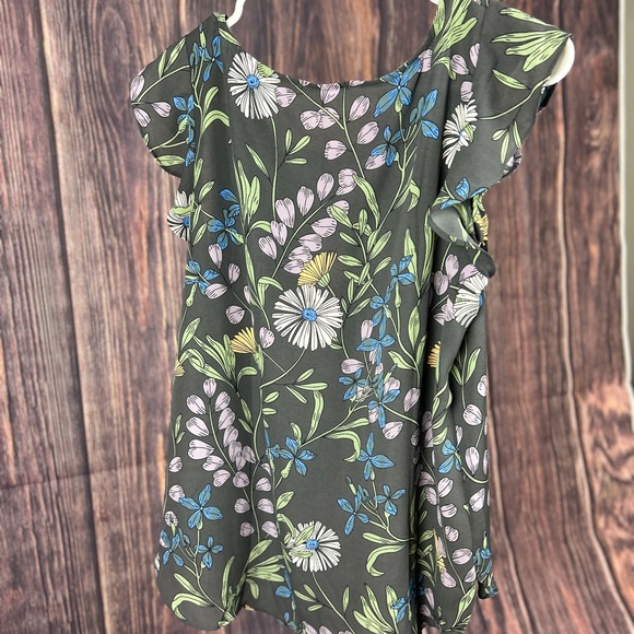 LOFT Green and White Ruffled Sleeveless Blouse - Picture 2 of 3